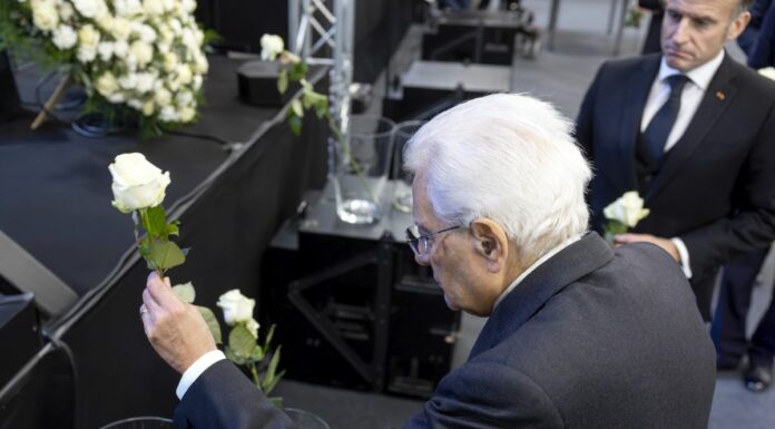 Mattarella alla cerimonia in memoria delle vittime dell’incendio di Crans-Montana