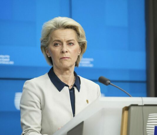 Von der Leyen “Ue al fianco iraniani che chiedono libertà”