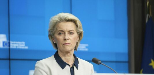 Von der Leyen “Ue al fianco iraniani che chiedono libertà”