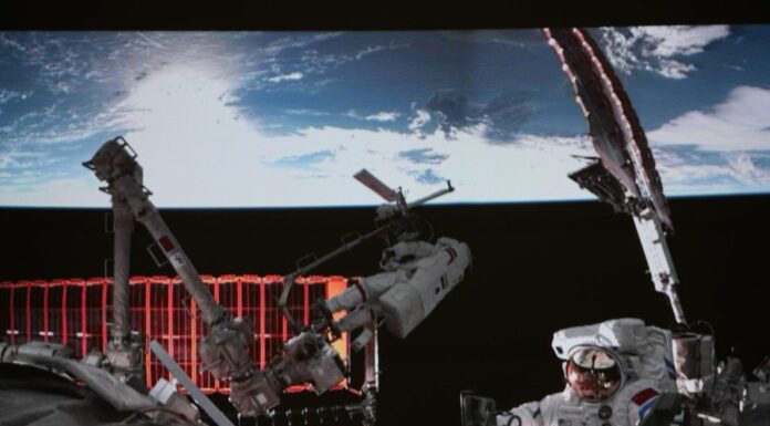 Cina, esperimenti e addestramento in orbita per gli astronauti di Shenzhou-21