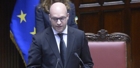 Intelligenza artificiale, Fontana “E’ necessario educare ad un uso responsabile”