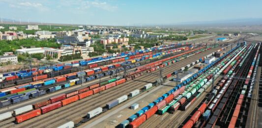 Cina, numero record di treni merci per l’Europa dal porto di Alashankou