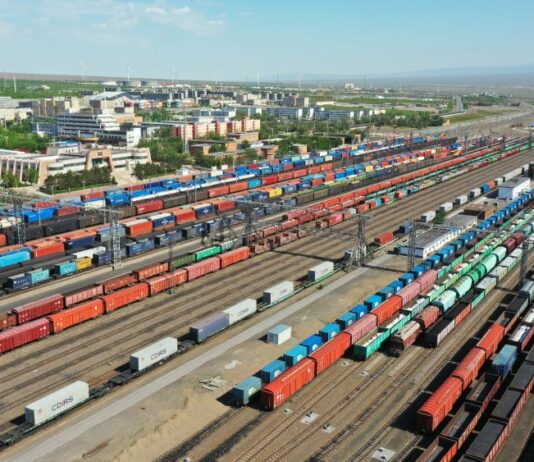 Cina, numero record di treni merci per l’Europa dal porto di Alashankou