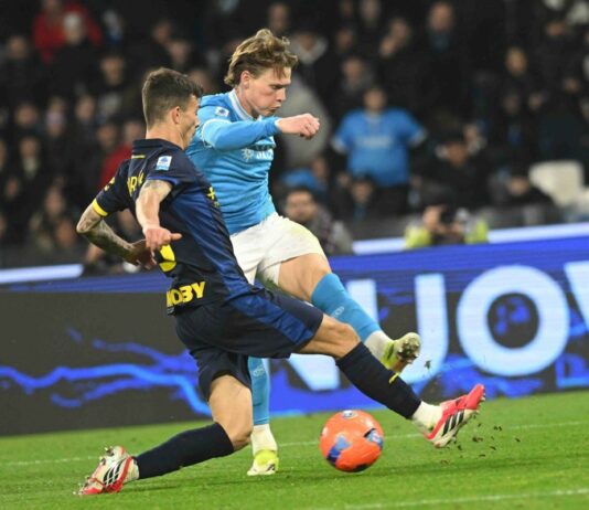 Il Napoli sbatte contro il muro del Parma, è 0-0 al “Maradona”