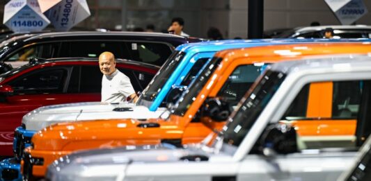 Cina, produzione e vendita di auto ai massimi storici nel 2025
