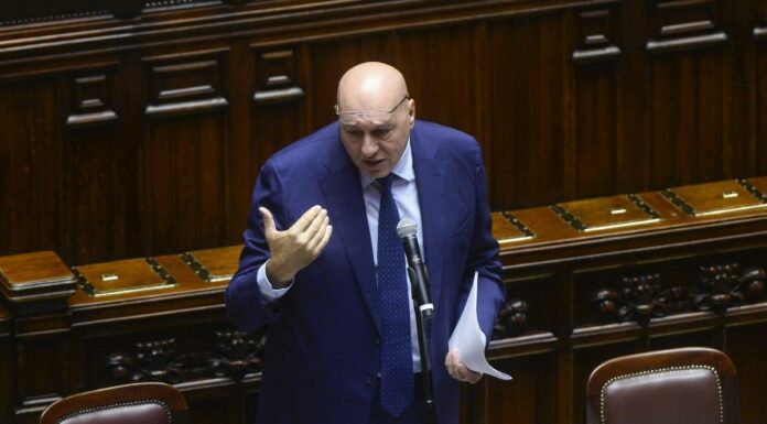 Ucraina, Crosetto “Mosca finge apertura ma il negoziato non decolla”