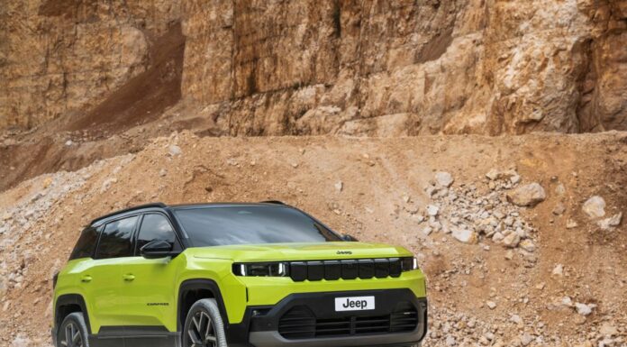 Jeep apre gli showroom e punta sulla nuova compass