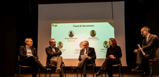 IA per studiare Sofocle, a Roma la prima sperimentazione EY-Istituto Santa Maria