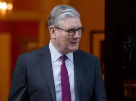 Il premier britannico Starmer annuncia un vertice su Hormuz con 35 Paesi