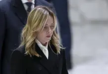 Giorno della Memoria, Meloni “Condanniamo la complicità del fascismo, leggi razziali una pagina buia della storia italiana”