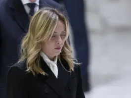 Meloni “Il mondo ha visto l’abisso della Shoah. Condanniamo la complicità del fascismo, leggi razziali una pagina buia della storia italiana”