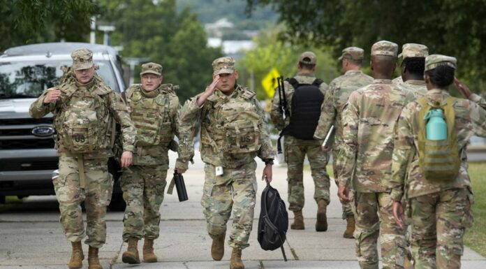 Il Pentagono allerta 1.500 soldati da schierare in Minnesota