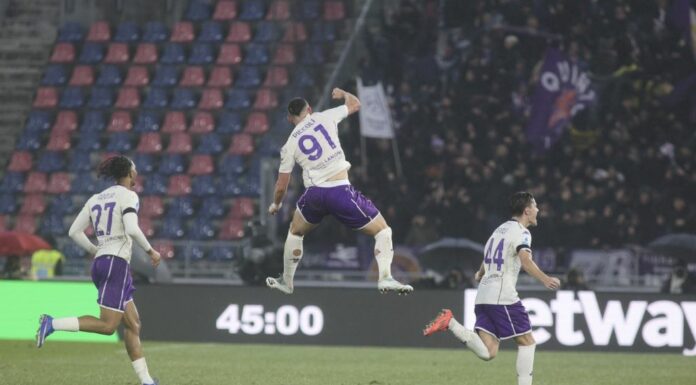 La Fiorentina sbanca Bologna, 2-1 nel ricordo di Commisso