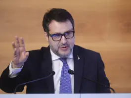 Salvini “Insistiamo per portare subito al voto norme anti baby gang e divieto di possesso di coltelli”