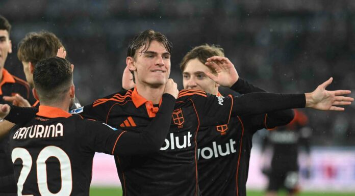 Lazio a picco all’Olimpico, il Como domina per 3-0