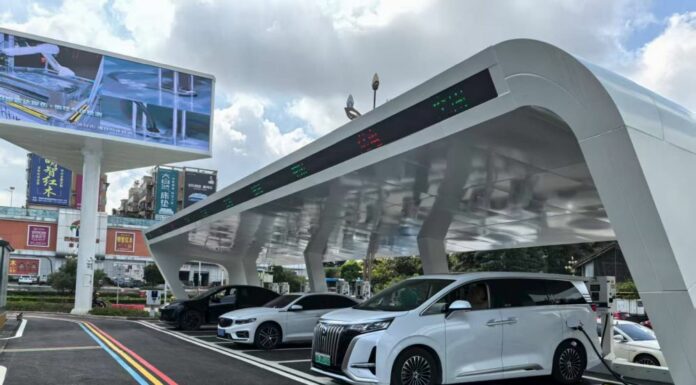 Cina, operativa la più grande rete al mondo per ricarica di veicoli elettrici