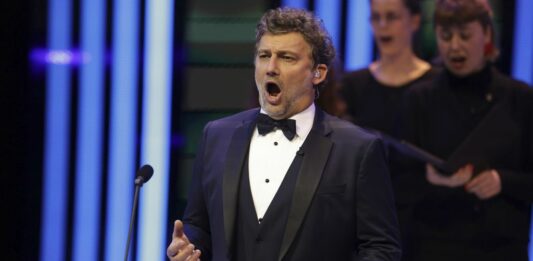 Dall’Opera al jazz, su Tivùsat si celebrano le più grandi voci del momento