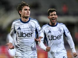 Il Como vince 3-1 in rimonta a Firenze, ai quarti contro il Napoli