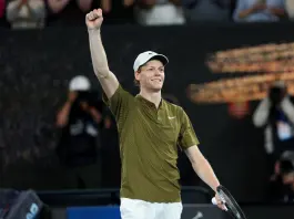 Sinner, tutto facile contro Shelton: è in semifinale agli Australian Open. Ora la sfida con Djokovic