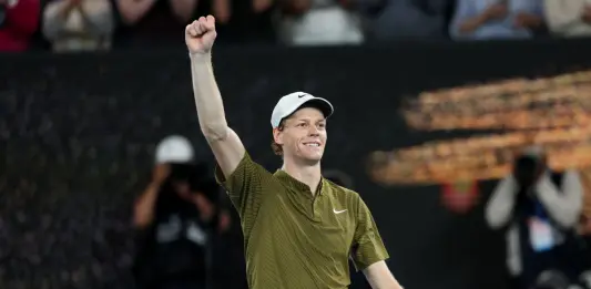 Sinner travolge Shelton, sarà semifinale contro Djokovic a Melbourne