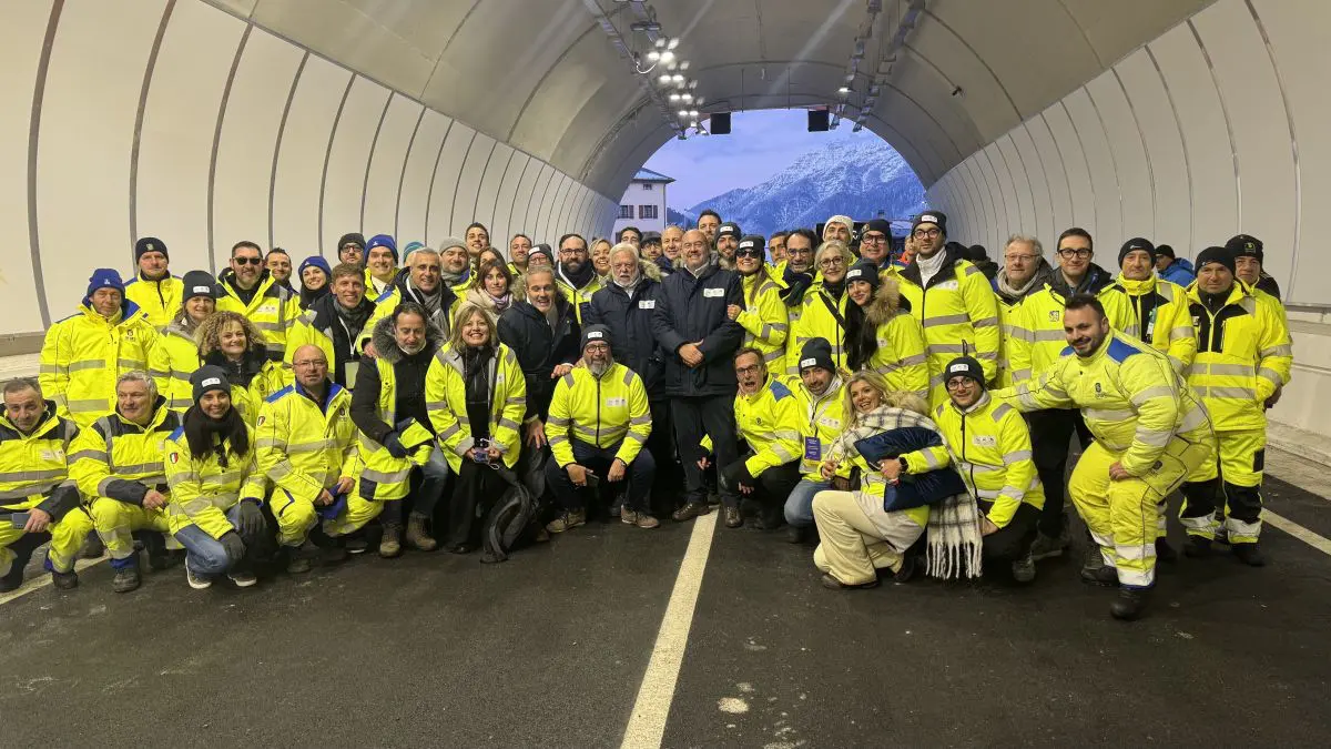 geronimo it la-riminese-valentina-vignali-non-solo-pin-up-ma-anche-giocatrice-di-basket-A76 009