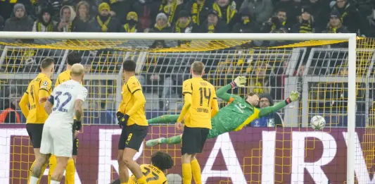 All’Inter non basta il 2-0 al Dortmund, va ai playoff