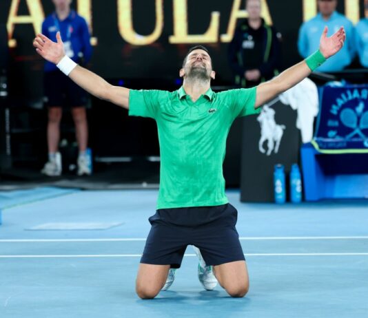 Djokovic batte Sinner al quinto e vola in finale in Australia