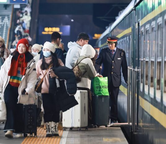 Cina, aumentano i viaggi interregionali di passeggeri, + 3,5%