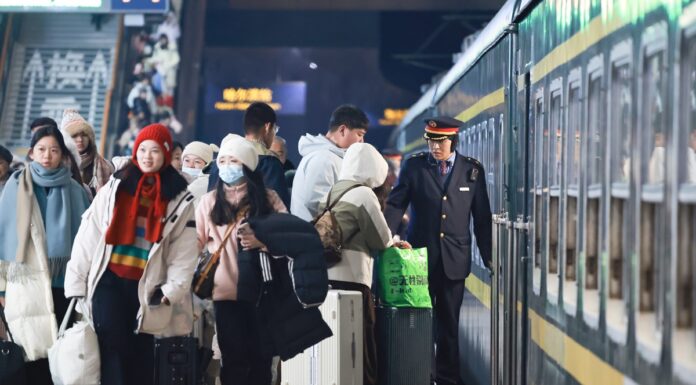 Cina, aumentano i viaggi interregionali di passeggeri, + 3,5%