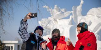 Cina: a Harbin una competizione di sculture di neve, 25 le squadre partecipanti (1)