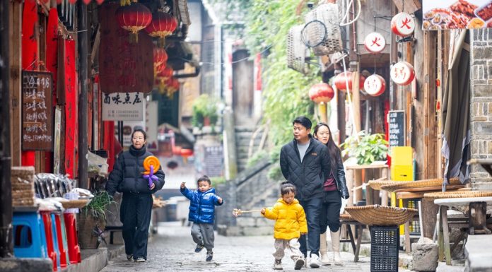 Cina: turismo in crescita nel complesso turistico di Gongtan (2)