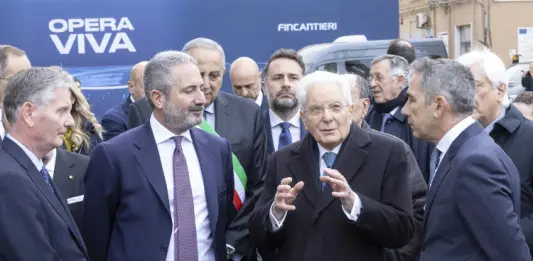 Mattarella a Palermo incontra gli operai Fincantieri “Storia continua da una generazione all’altra” / Video