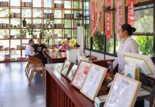 Cina: bevande e cultura locale nelle 18 caffetterie di Ding’an (1)
