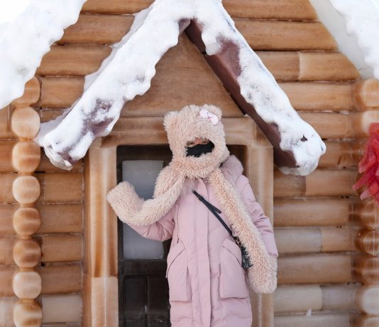 Cina: a Harbin sculture di ghiaccio tinte con coloranti vegetali (3)