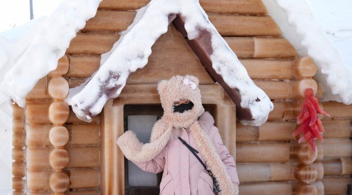 Cina: a Harbin sculture di ghiaccio tinte con coloranti vegetali (3)