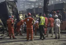 Iran, esplosione in un edificio sullo stretto di Hormuz provoca 4 morti. Teheran “Fuga di gas”