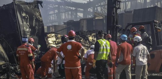 Iran, esplosione in un edificio sullo stretto di Hormuz provoca 4 morti. Teheran “Fuga di gas”