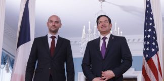 وزير فرنسي: واشنطن تستبعد أي تدخل عسكري في جرينلاند