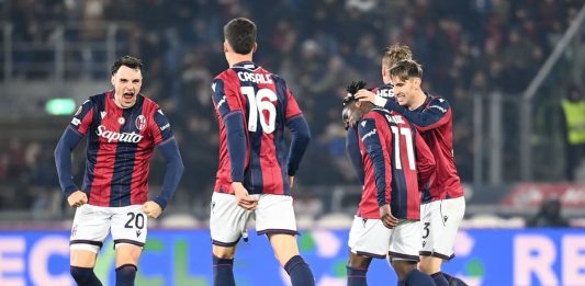 Il Bologna rimonta due gol al Celtic rimasto in 10, 2-2 al Dall’Ara in Europa League