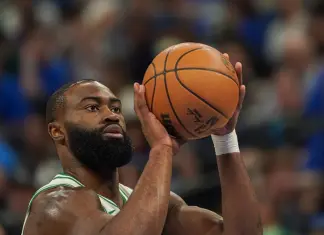 Oklahoma cade con Indiana nella notte Nba, successi esterni per Boston e Houston