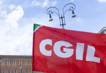 Cinque colpi di arma da fuoco contro la sede della Cgil di Primavalle, indaga la Digos