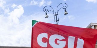Cinque colpi di arma da fuoco contro la sede della Cgil di Primavalle, indaga la Digos