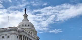 Usa, accordo tra Democratici e Casa Bianca contro lo shutdown: fondi alla sicurezza