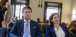 Attacco Usa in Venezuela, Schlein sente Tajani. Conte “Aggressione che non ha nessuna base giuridica”