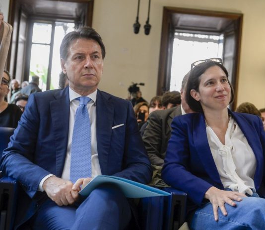 Attacco Usa in Venezuela, Schlein sente Tajani. Conte “Aggressione che non ha nessuna base giuridica”