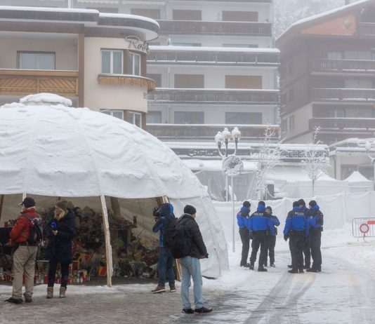 La vicesindaca di Crans Montana “Chiediamo scusa per le mancanze sui controlli”