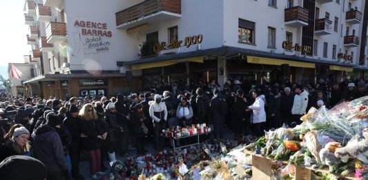 Tragedia di Crans-Montana. Rientrata a Roma la salma del 16enne Riccardo Minghetti, mercoledì i funerali