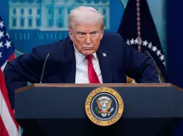 Trump: “Teheran negozi o il prossimo attacco sarà peggiore”. La risposta dell’Iran: “Se colpiti, reagiremo”