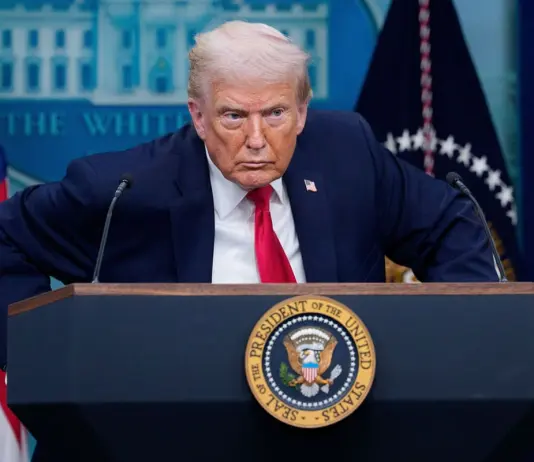 Trump avverte l’Iran “Teheran negozi o il prossimo attacco sarà peggiore”