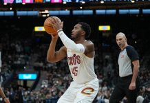 Colpi esterni di Denver e Cleveland nella notte Nba, New York ko contro Sacramento